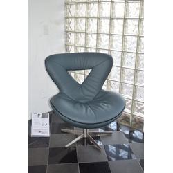 Izuu Swivel Chair