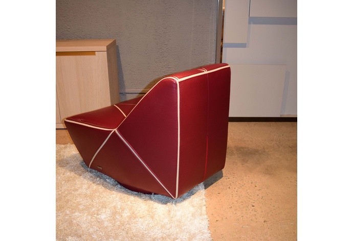 Triangolo Swivel Chair