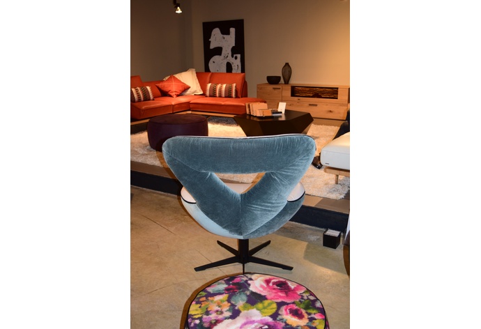 Izuu Fabric/Leather Swivel Chair Showroom Sample